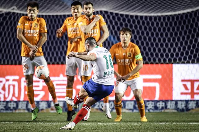 双探花61分欧文35分 凯尔特人力克独行侠3-0